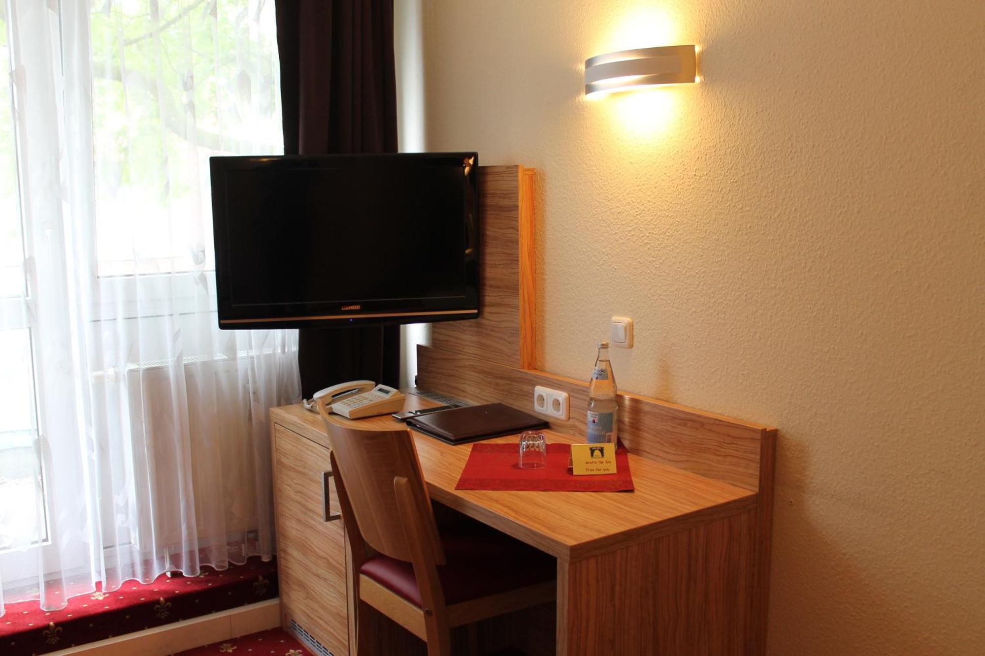 Hotel Harburger Hof Hamburg-Harburg Buitenkant foto